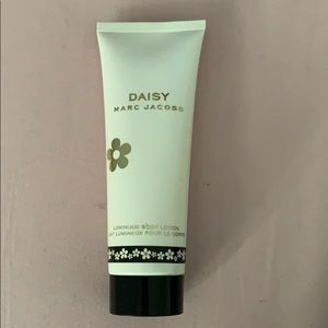 Marc Jacobs Daisy Luminous Body Lotion